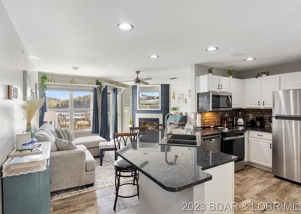 1st image of 549 Park Place Dr #3B