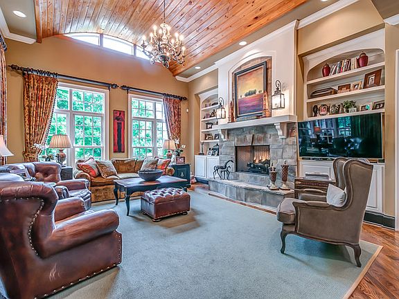 3rd image of 377 Lake Valley Dr