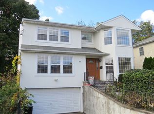 27A Jessica Pl, Roslyn Heights, NY 11577