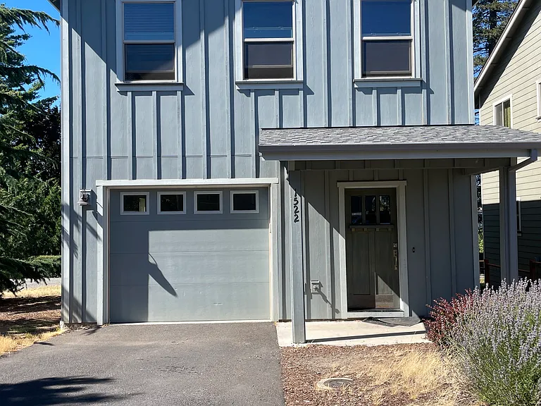 Stella Ln — Photo 1