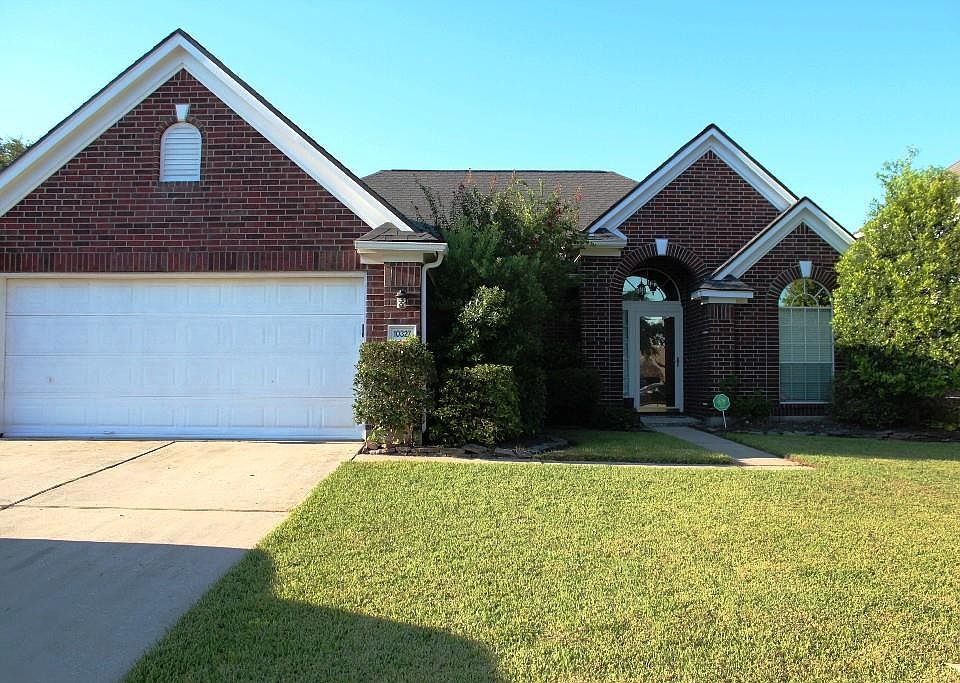 1st image of 10327 Redwood Dr