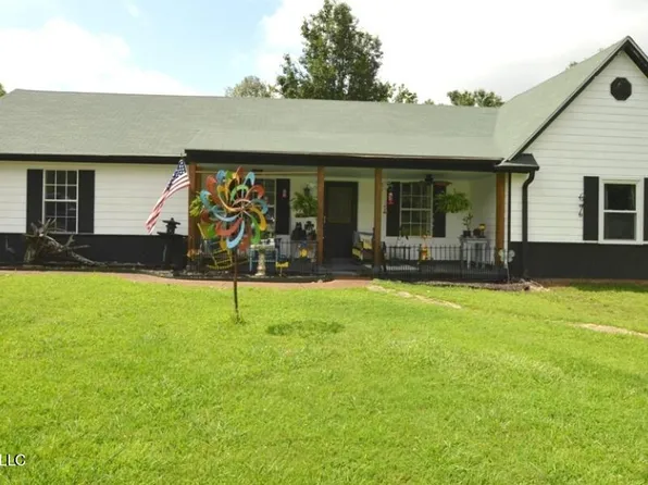 303 Lynett Dr, Byhalia, MS 38611
