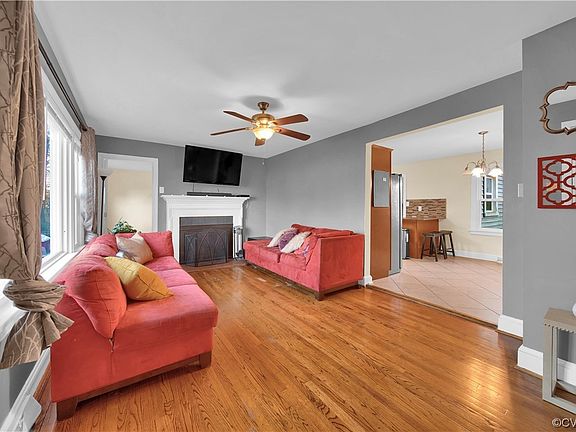 3rd image of 3210 Olive Ave