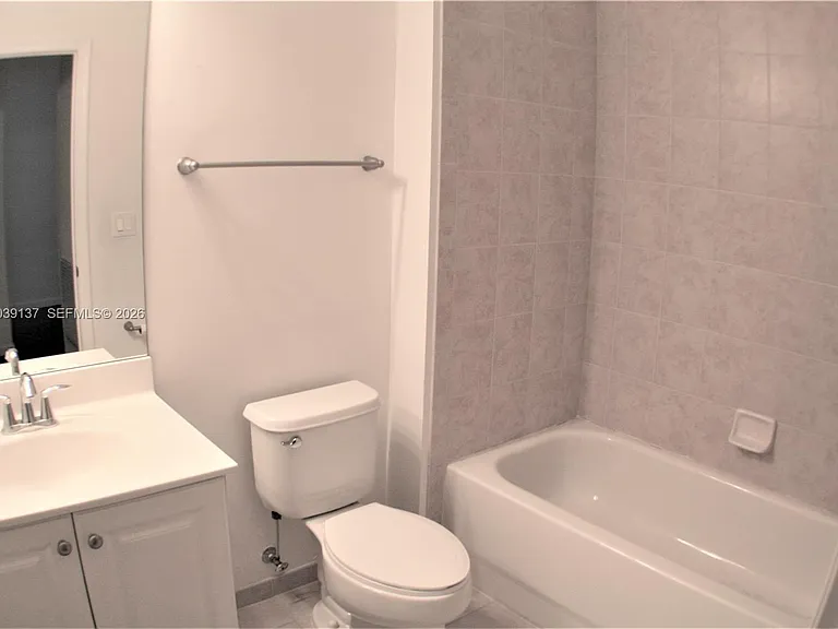 202 Las Brisas Cir — Photo 11
