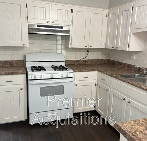 2108 Fernwood Pl — Photo 9