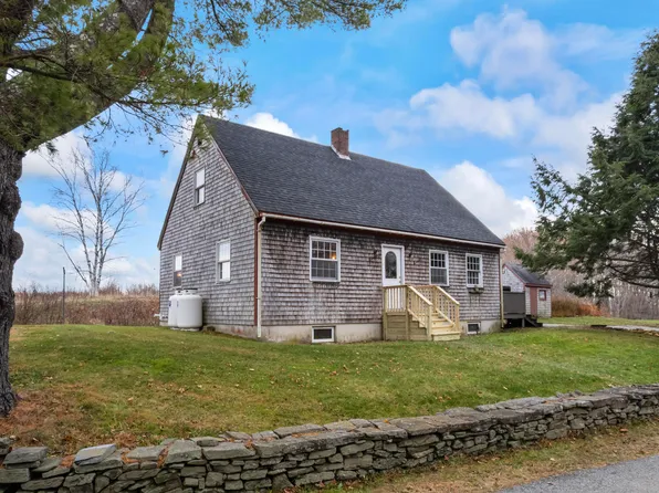 240 Rankin St, Rockland, ME 04841