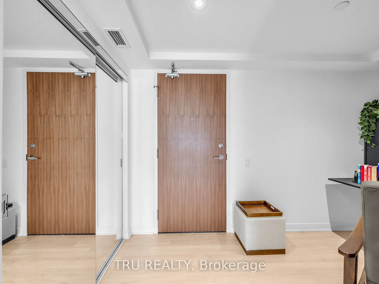 2 bed, $3,200 — Photo 2