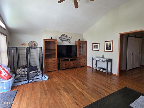 4th image of 5328 Elaine Dr