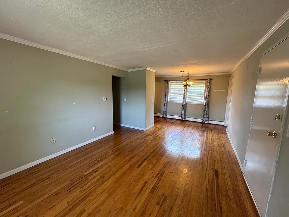 7 Mountain Laurel Dr