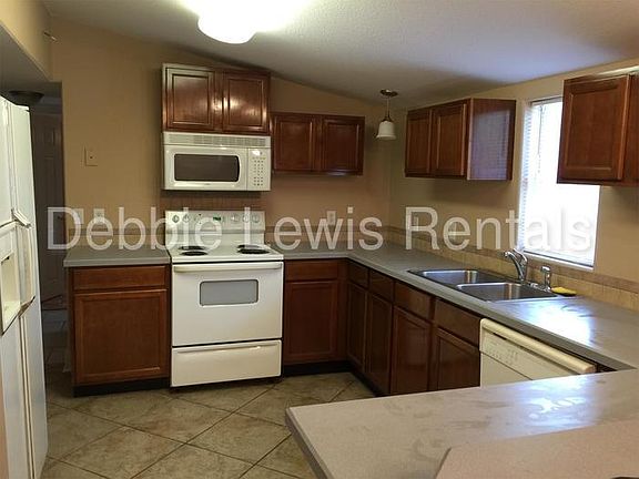 4th image of 31 Andrew Ln