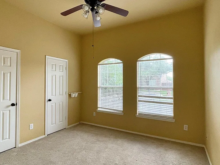 2712 Oakland Hills Dr — Photo 15