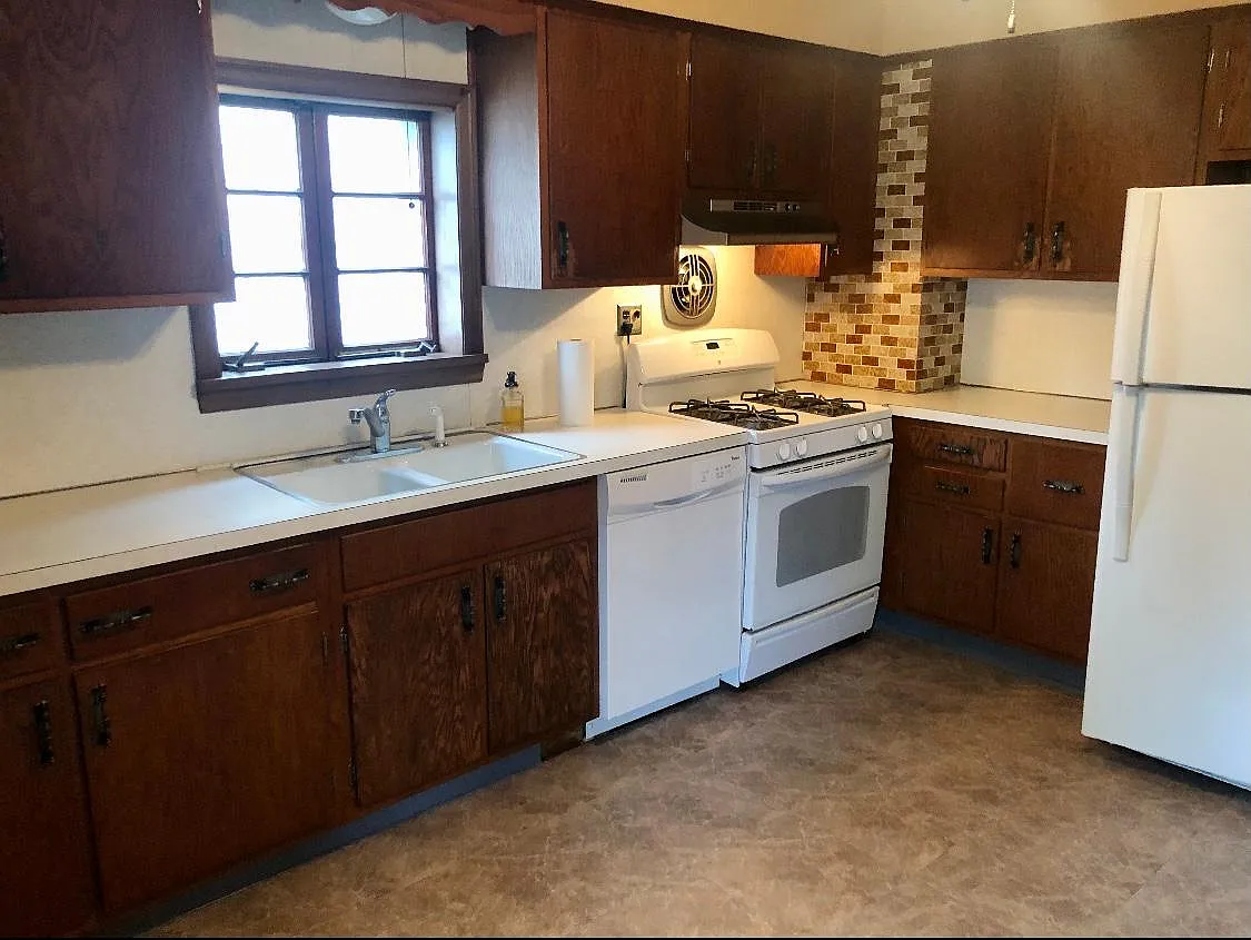 2 bed, 750 sqft, $1,500 — Photo 3