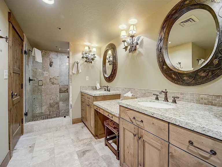 7580 Royal St E #23 — Photo 13