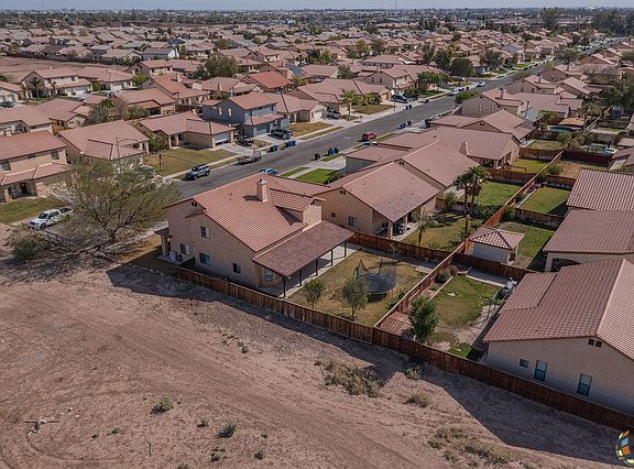 3rd image of 1335 Jacaranda Dr