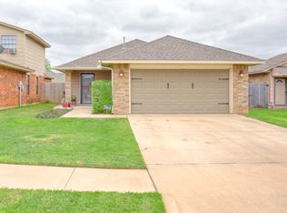 704 SW 10th St, Moore, OK 73160