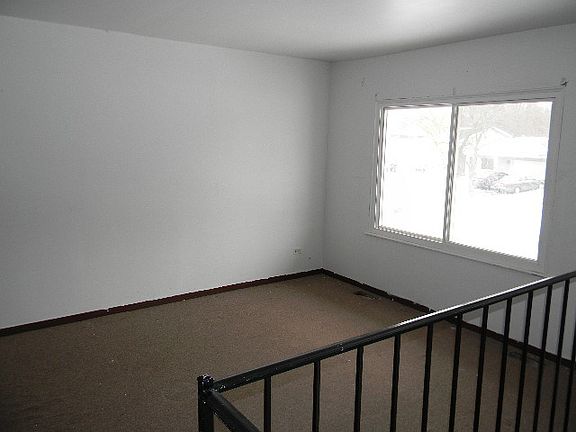 2nd image of 3521 Marseilles Ln