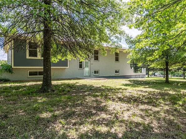 537 NE State Route 13, Warrensburg, MO 64093
