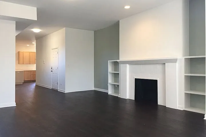 5507-5509 S. Hyde Park Boulevard — Photo 11