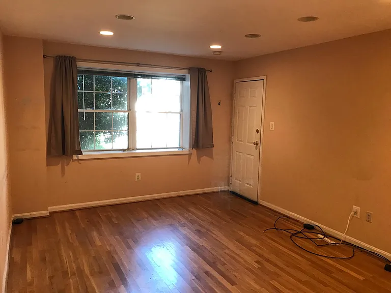 1411 Massachusetts Ave SE #1 — Photo 2