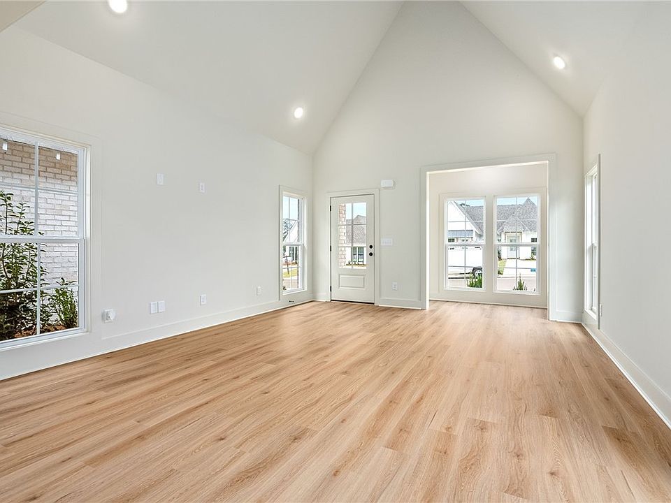 1st image of 3219 Bradley Ln