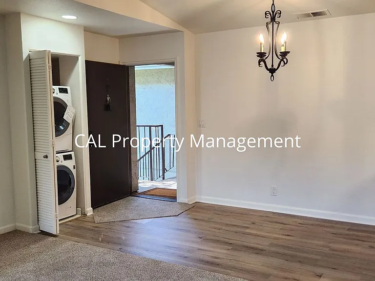 405 Tyler Pl #P — Photo 1