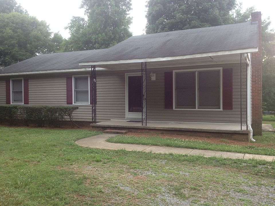 2nd image of 142 Crescent St