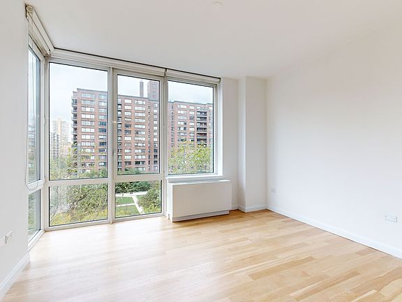3rd image of 775 Columbus Ave APT 7E