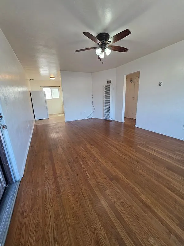 2 bed, 1.0 bath, 700 sqft, $2,140 — Photo 2