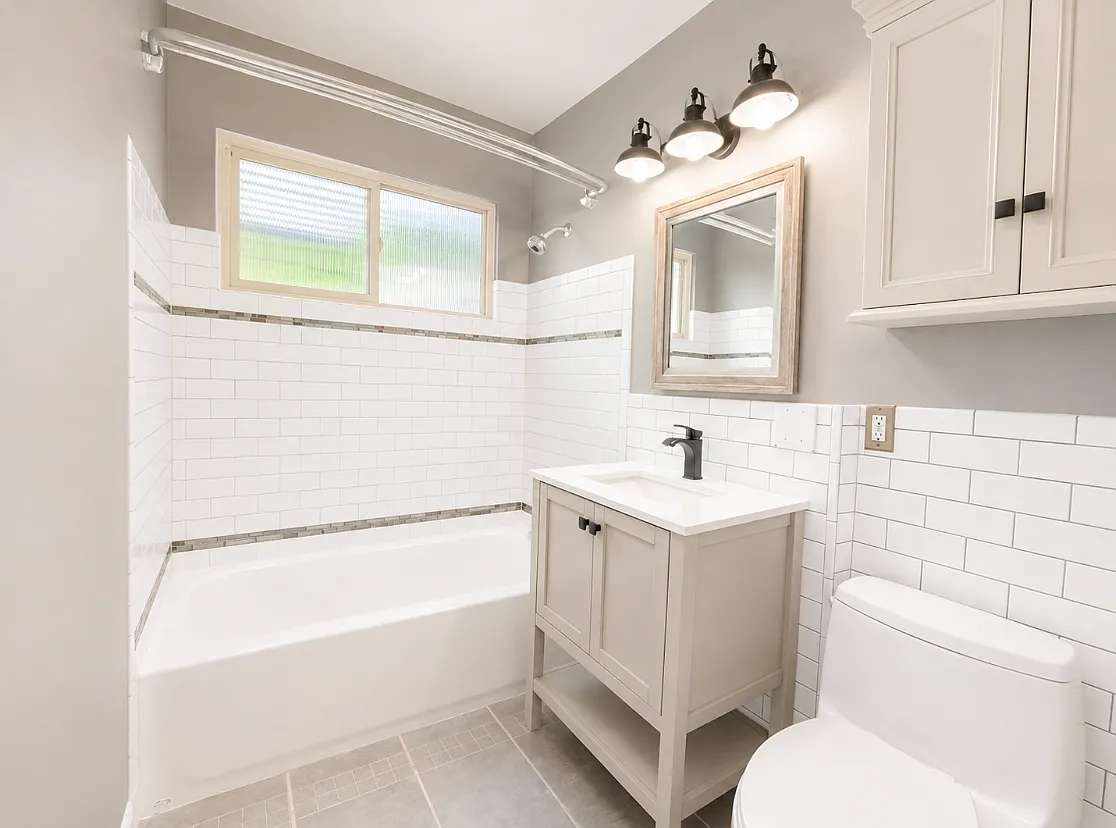 3 bed, 1174 sqft, $3,100 — Photo 3