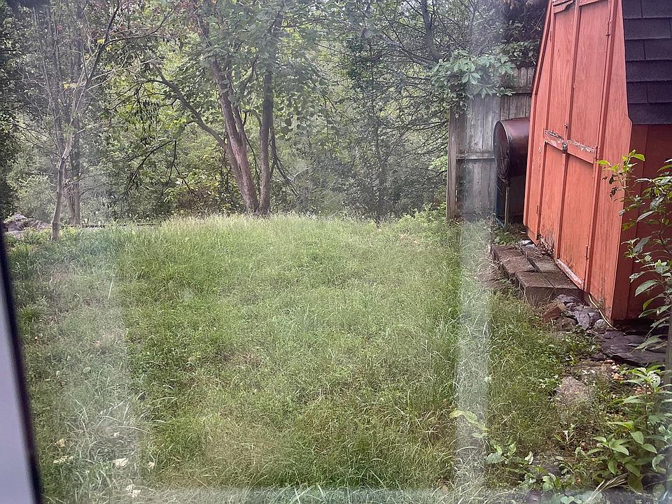 2nd image of 217 Willowbrook Ct