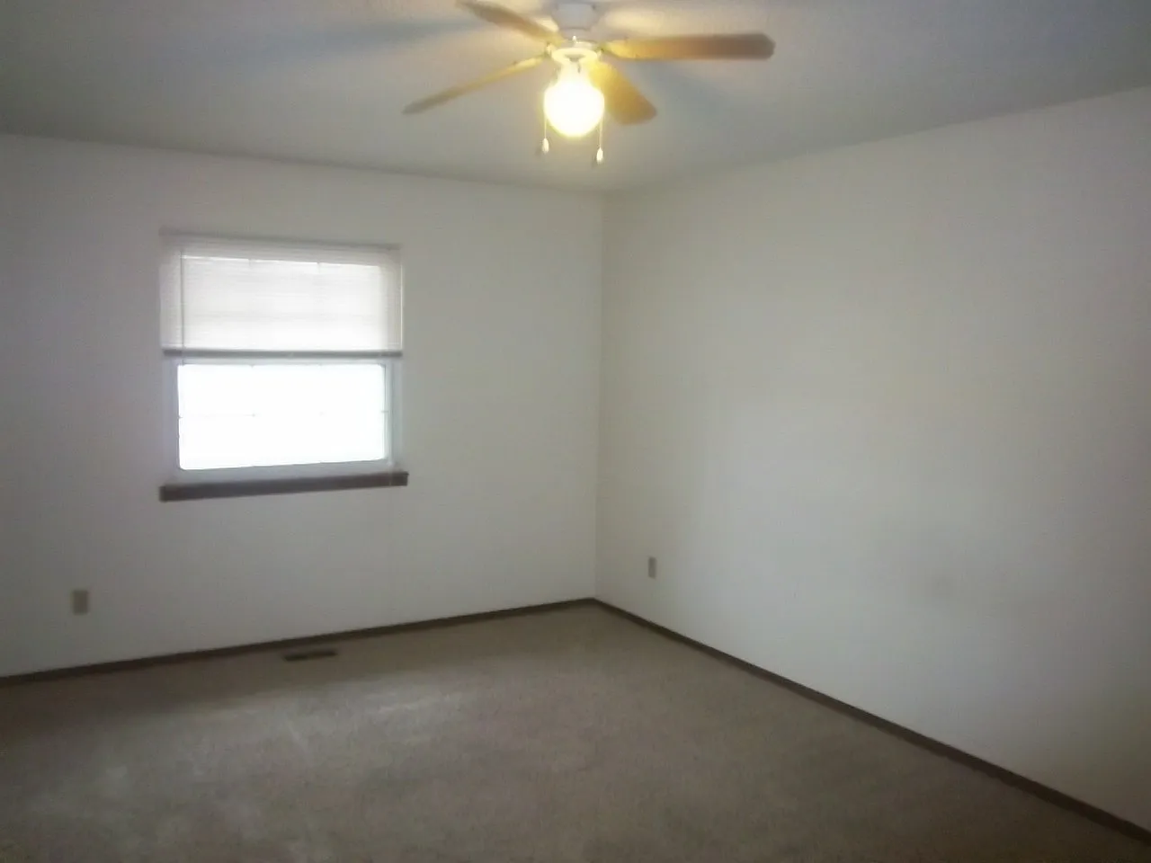 2 bed, 1084 sqft, $1,450 — Photo 2