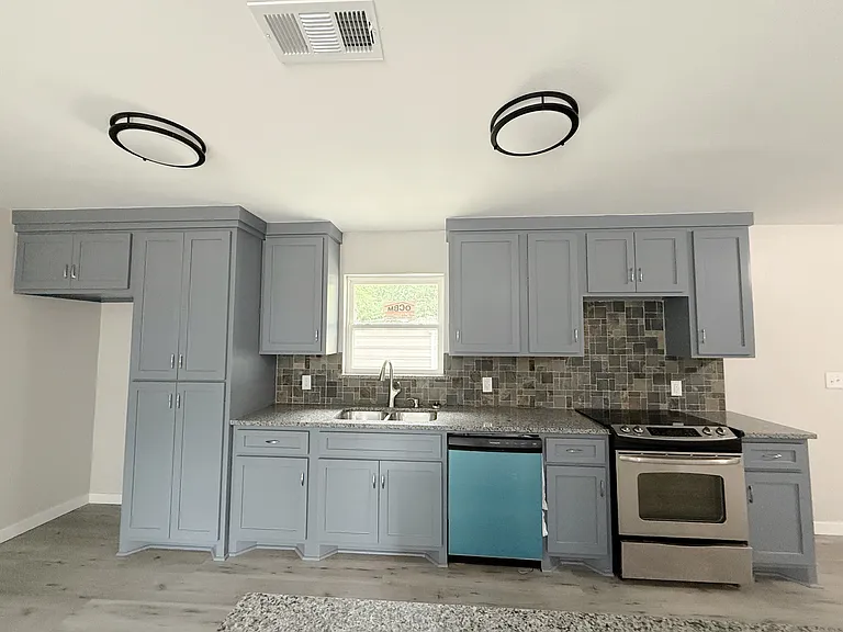 2894 Alice St — Photo 10