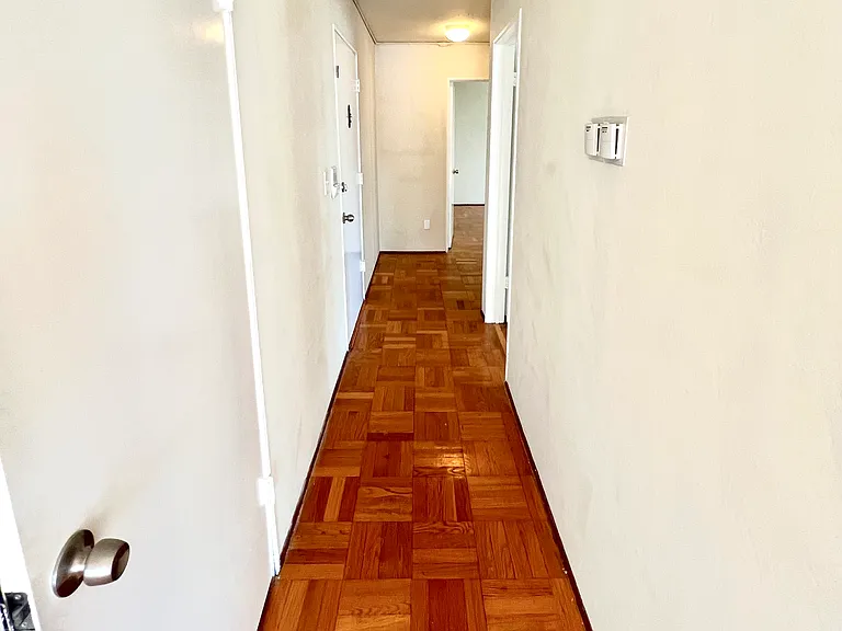 2204 Lakeshore Ave #1 — Photo 10