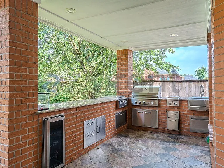 14911 Oxford Way — Photo 21