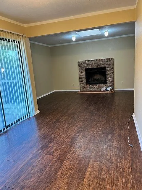 3 bed, 1350 sqft, $1,850 — Photo 2
