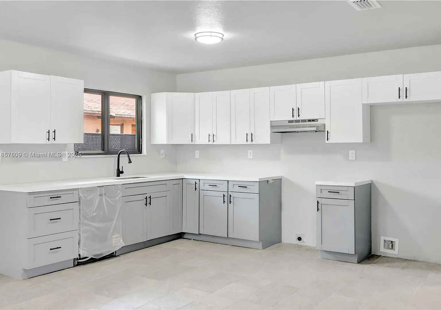 861 NW 6th Avenue 1, Pompano Beach, FL 33060 — Photo 1