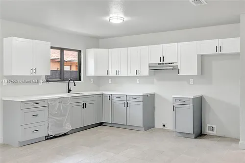 861 NW 6th Ave #1 Photo 1