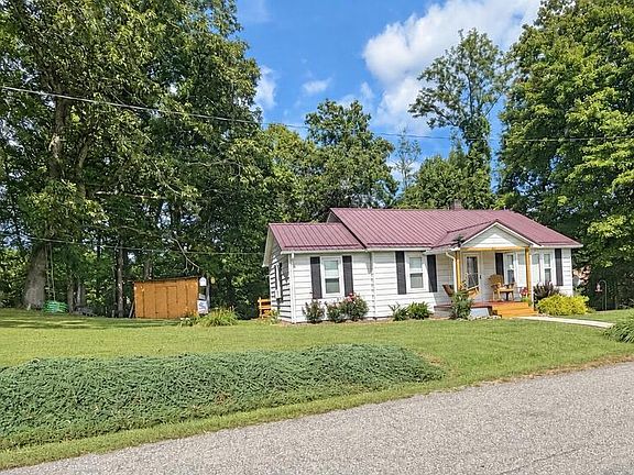 2nd image of 821 Byllesby Rd