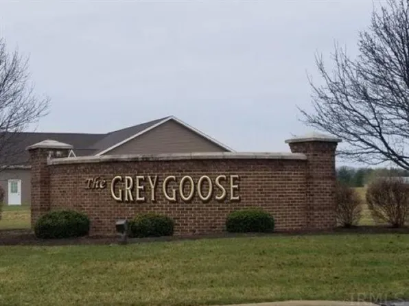 215 Grey Goose Blvd #40, Decatur, IN 46733