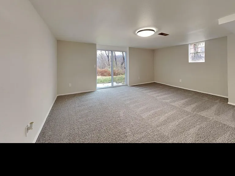 205 Cameron Dr — Photo 3