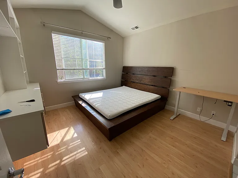150 Holly Ter — Photo 12