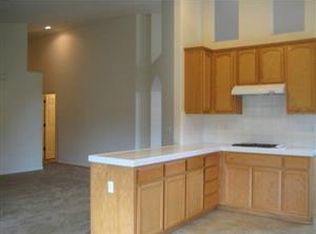 691 Plum Ct, Los Banos, CA 93635