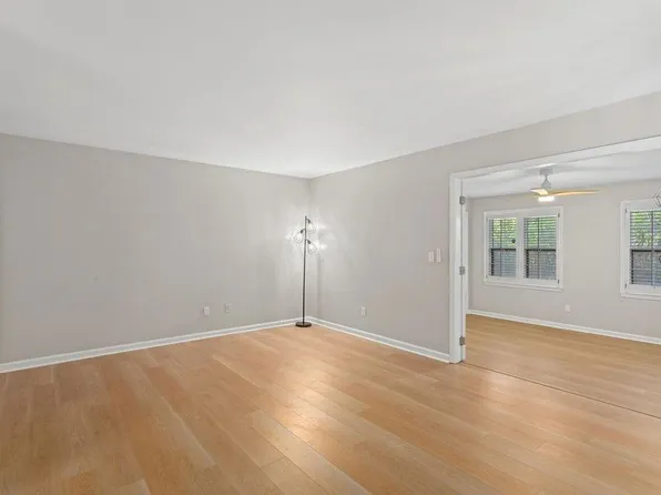 244 Triumph Dr NW, Atlanta, GA 30327
