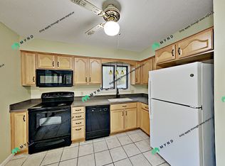 100 Beaver Dam Ct #100, Chapel Hill, NC 27514