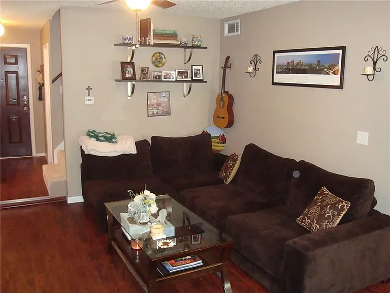 6203 Emerald Forest Dr #B — Photo 9