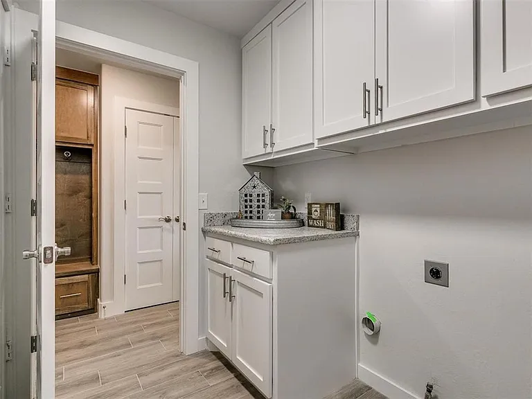 11500 Fairways Ave — Photo 42
