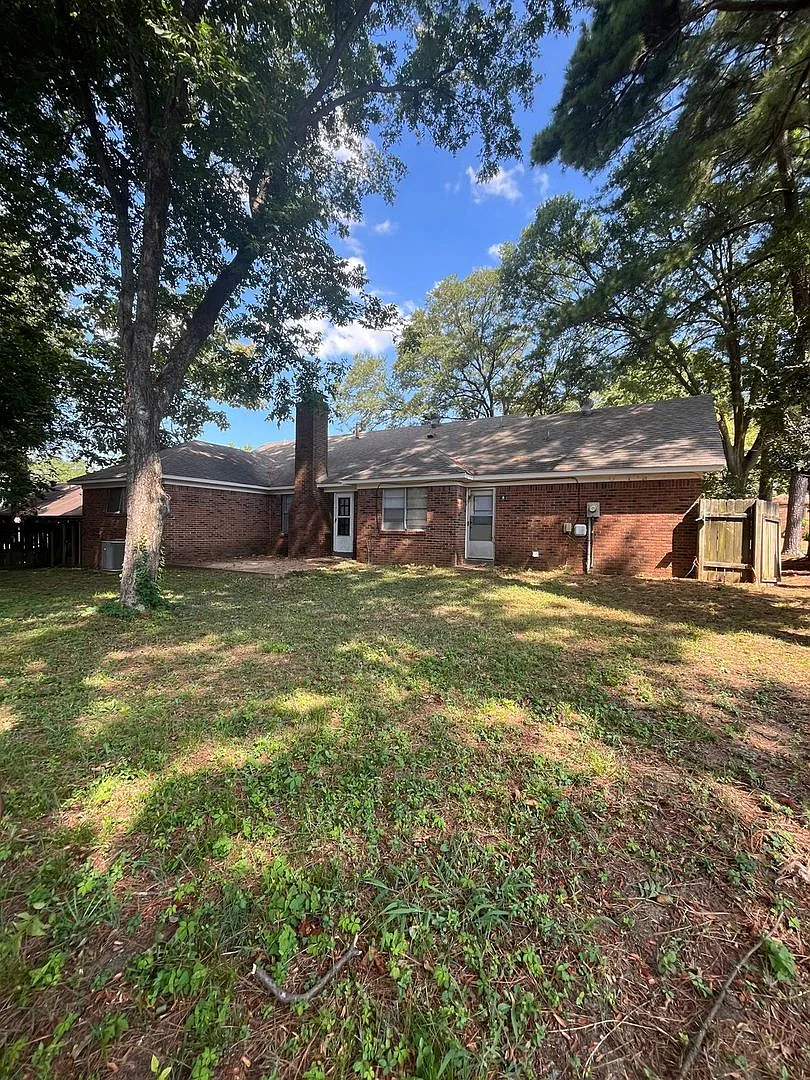 Building Photo - 5245 Scrivener Dr