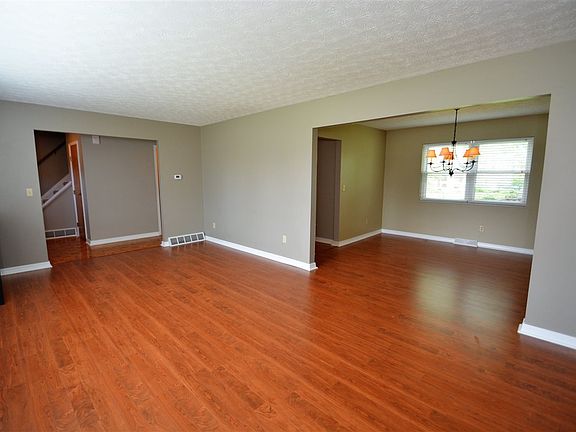 2nd image of 3485 Blue Creek Dr