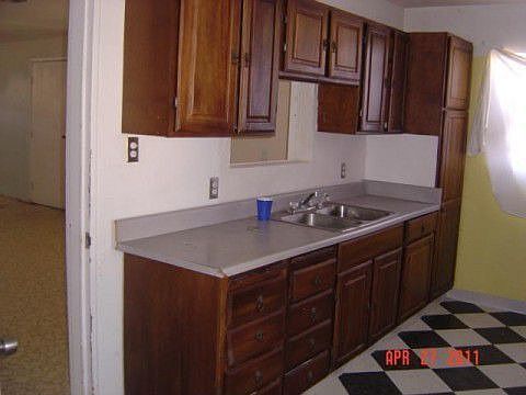 4th image of 1336 Douglas Dr
