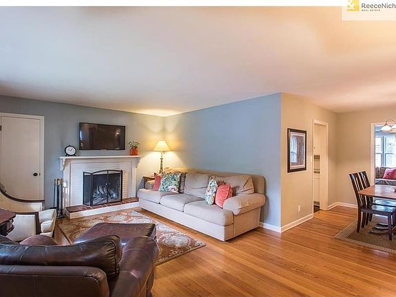 4th image of 4312 W 77th Pl